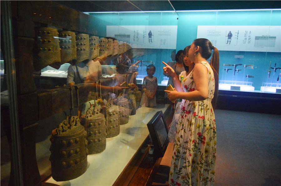 Jingzhou Museum and King Chu's Mausoleum showcase Chu culture