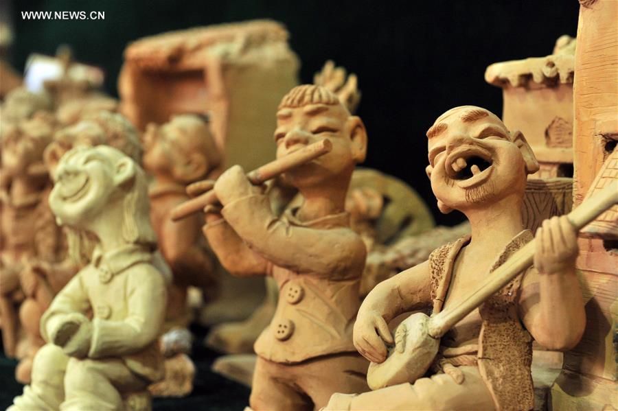 Clay sculptures created by craftsman in Gansu[1]