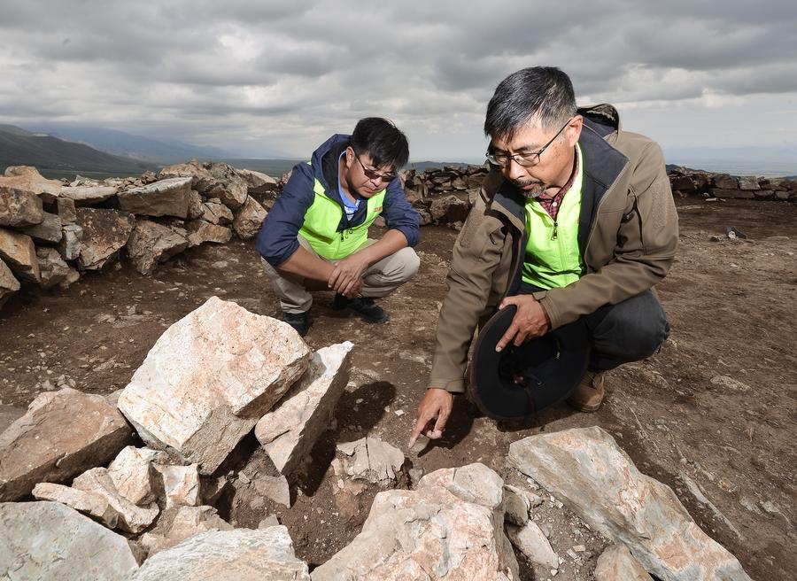 Experts attend symposium in Xinjiang to examine historical settlement