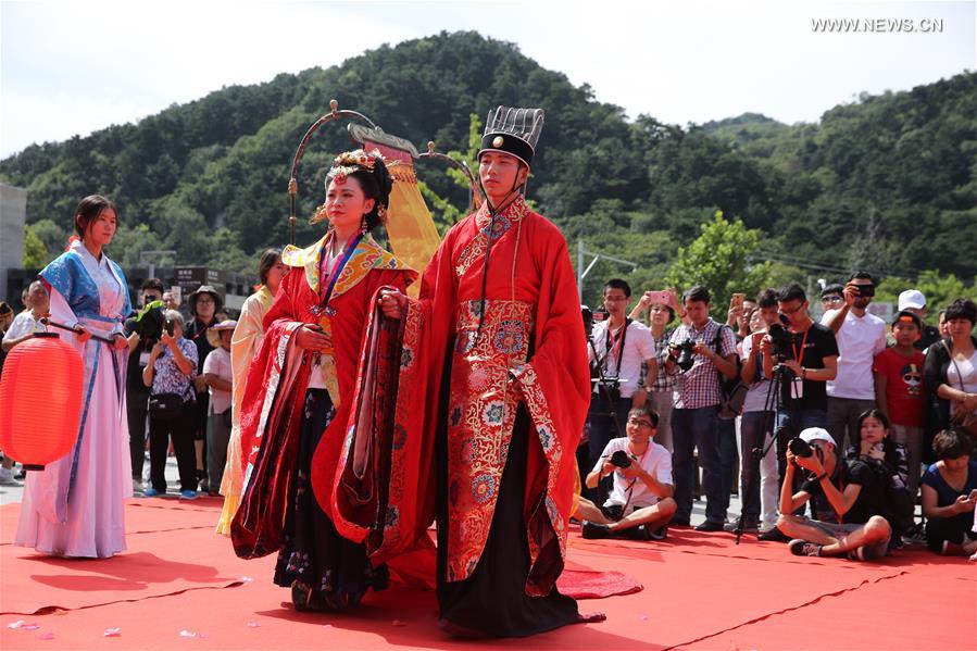 Cultural festival held at Mutianyu section of Great Wall in Beijing