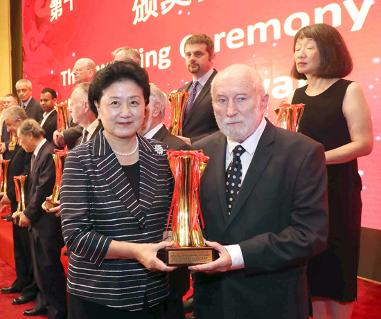 Foreign translators, writers recognised for promoting Chinese culture