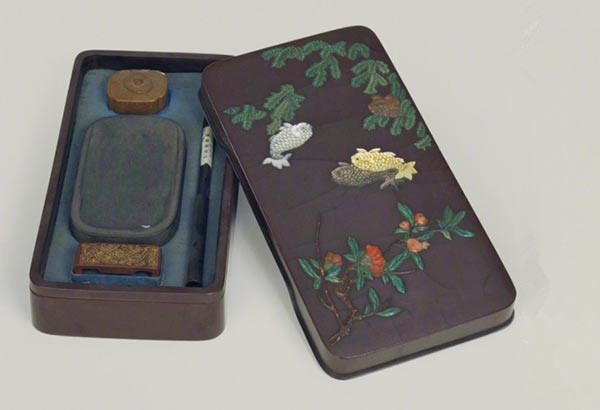 Elegant stationery cases from ancient royal court