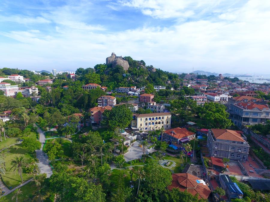 Gulangyu gets certificate of world heritage site