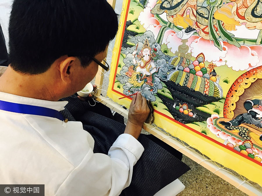 Thangka art exhibition held in Beijing