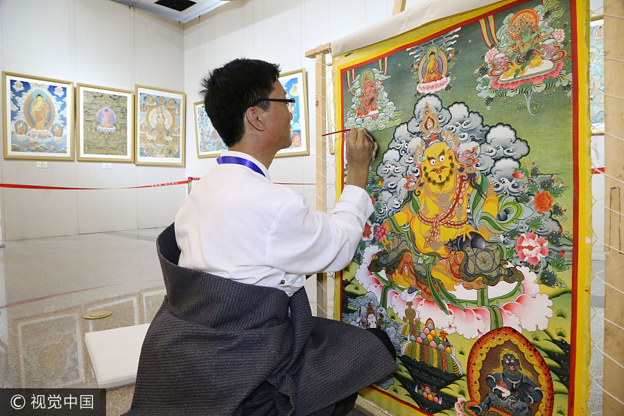 Thangka art exhibition held in Beijing