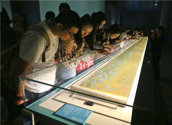Treasures on show draw long lines at Palace Museum
