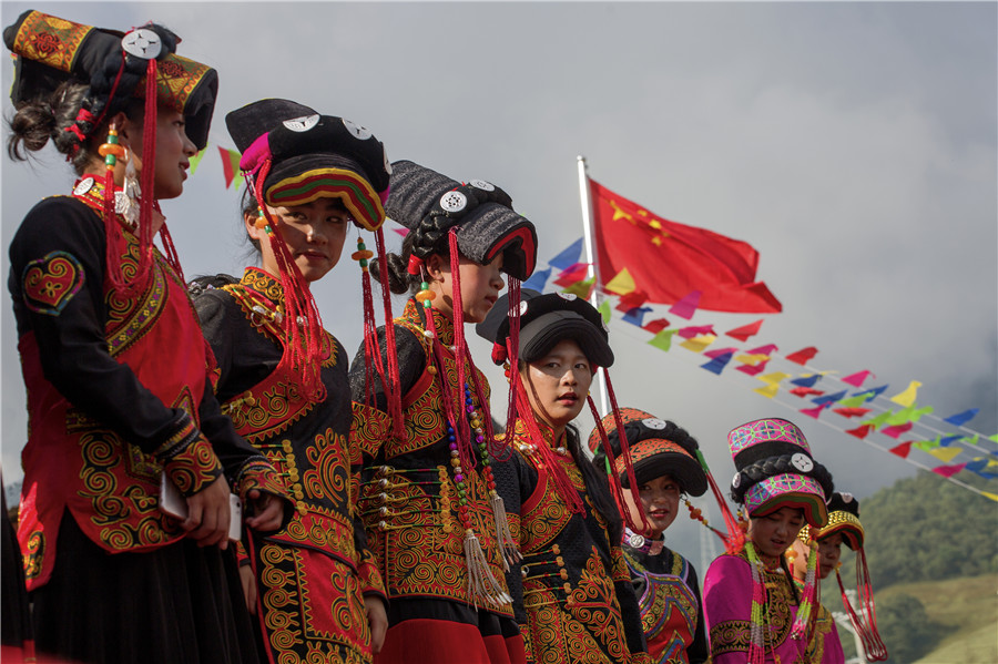 Images capture life of ethnic groups in China