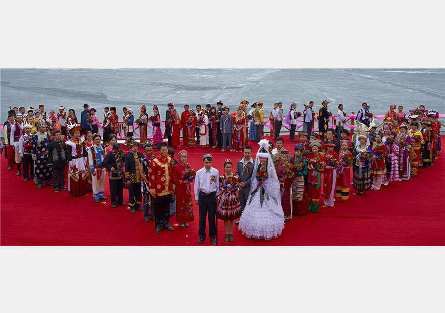 Images capture life of ethnic groups in China