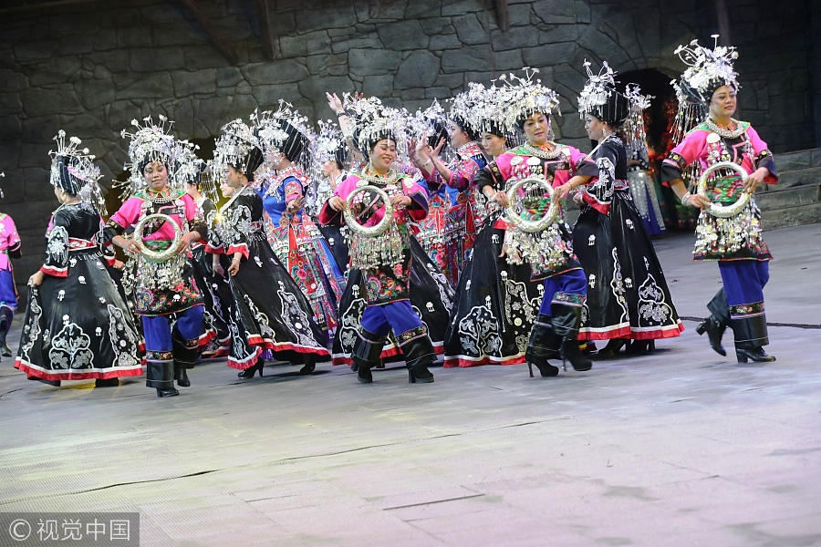 Miao costumes on display at culture festival in Hunan