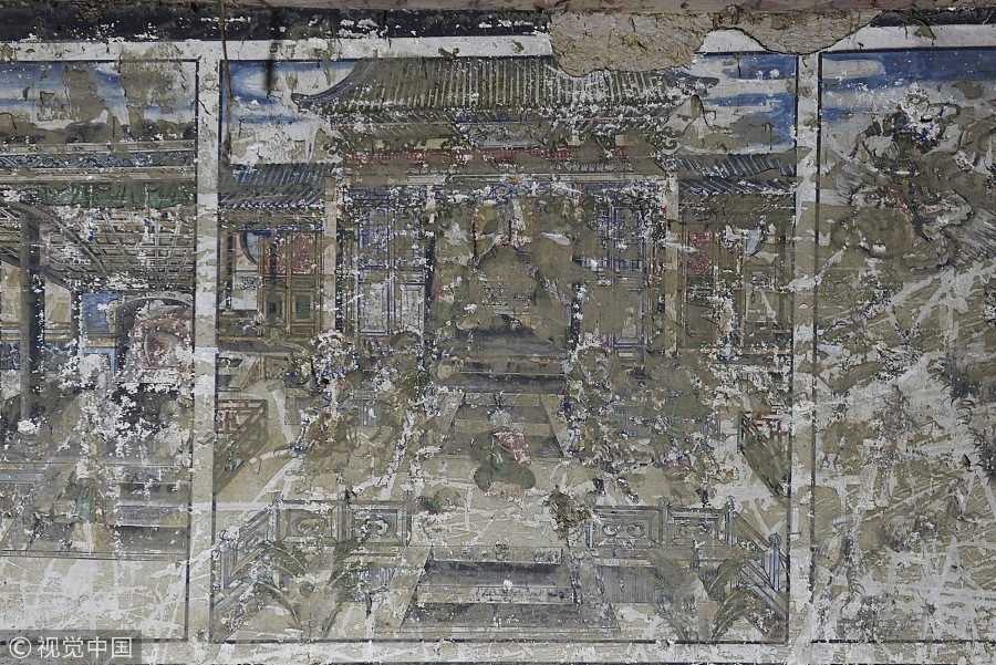 Delicate frescos found in deserted temple in E China