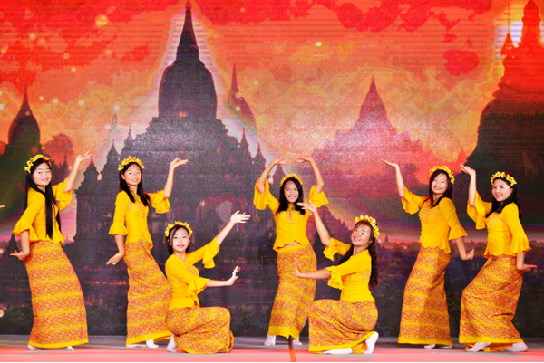 Adolescents from 15 countries meet in Beijing
