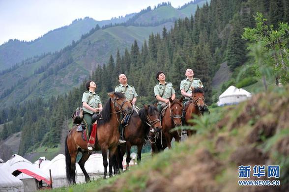 庄仕华：爱洒边疆暖天山