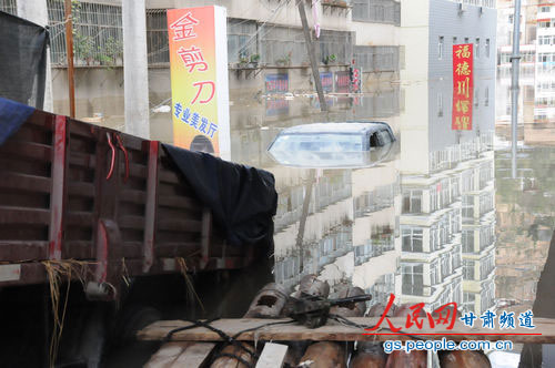 灾后的舟曲变成一片泽国（组图）