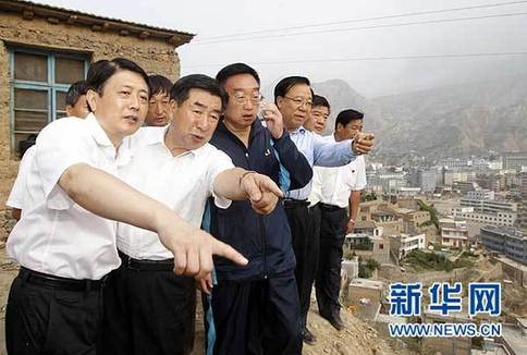 回良玉继续在甘肃舟曲县指导救灾工作
