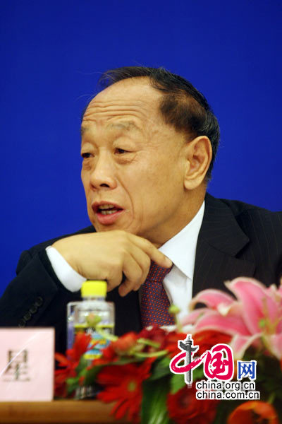 十一届全国人大三次会议新闻发布会召开