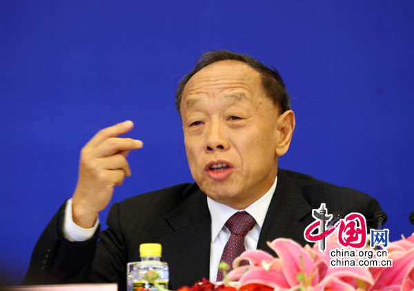十一届全国人大三次会议新闻发布会召开