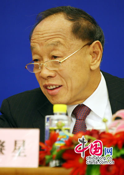 十一届全国人大三次会议新闻发布会召开
