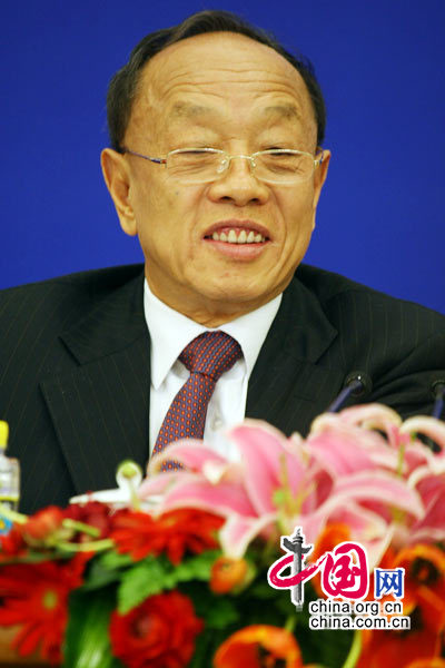 十一届全国人大三次会议新闻发布会召开