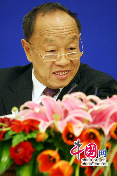 十一届全国人大三次会议新闻发布会召开