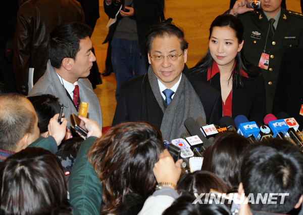 十一届全国人大三次会议在京开幕