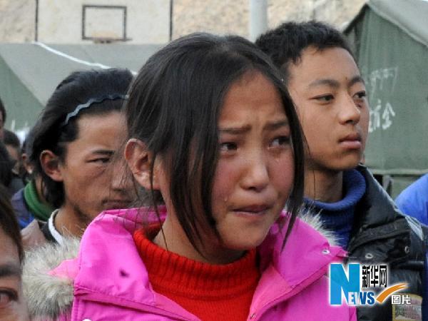 玉树州第一民族中学复课(组图)
