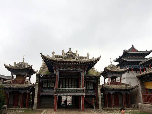 全国多家网媒记者齐聚丹噶尔古城