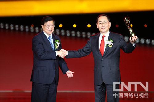 詹纯新：以包容、共享、责任的姿态融入国际