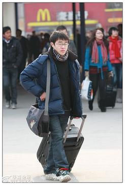 春运：网友镜头记录西安火车站“回家的表情”