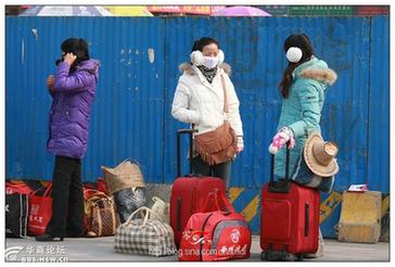 春运：网友镜头记录西安火车站“回家的表情”
