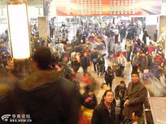 春运：网友镜头记录西安火车站“回家的表情”