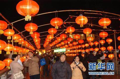 “秦淮灯火甲天下”：秦淮国际灯会开灯