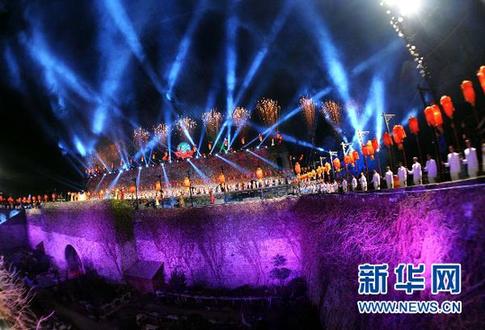 “秦淮灯火甲天下”：秦淮国际灯会开灯