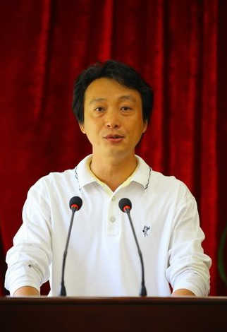全国网媒游昌江：工业、旅游发展两不误的典范