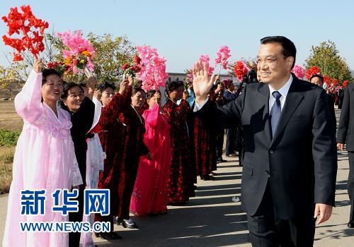 李克强参观朝中友好宅庵合作农场：“祝你们年年丰收”