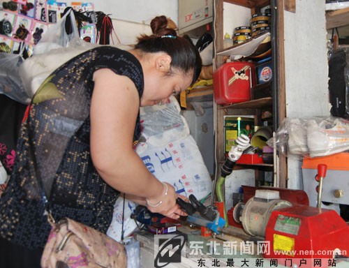 记者走基层:小小六平方 做出“大世界”