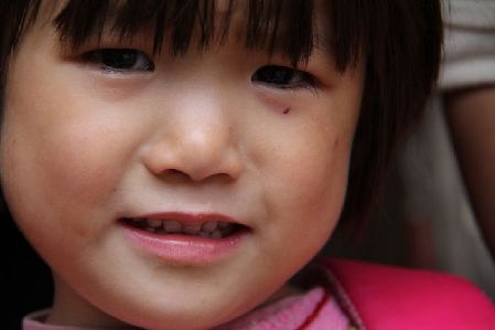 山村4岁女娃患“心病” 登封百名网友要“救心”