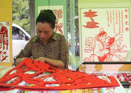 5万人齐聚山东沂源 共度中国“情人节”