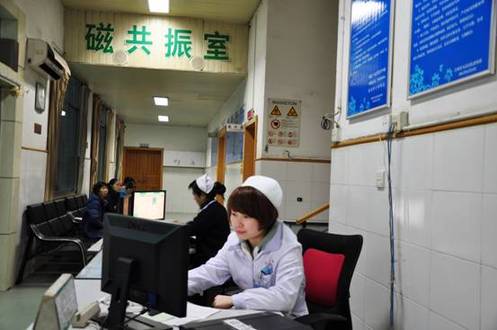 贵州省人民医院开设夜间门诊 方便群众就医
