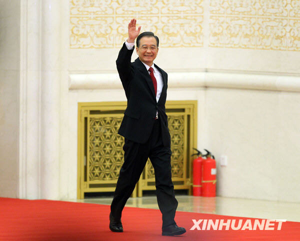 温家宝总理与中外记者见面