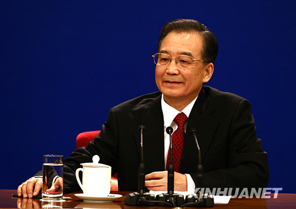温家宝总理与中外记者见面