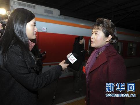 首批京外人大代表抵京
