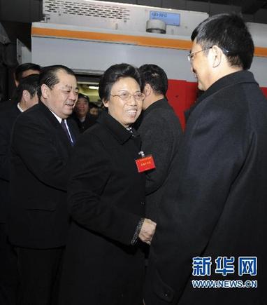 首批京外人大代表抵京