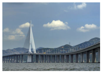 毗邻香港的亚太区域性国际化城市