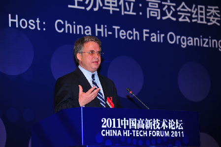 2011低碳技术与新能源发展峰会隆重举行