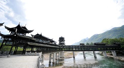 土家风雨桥 一桥连三寨