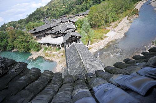 土家风雨桥 一桥连三寨