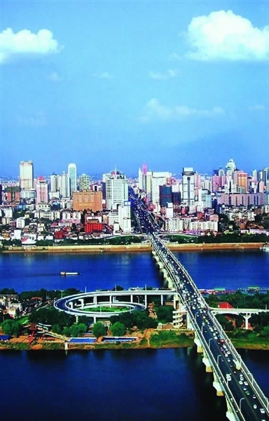 湘江:璀璨景观项链