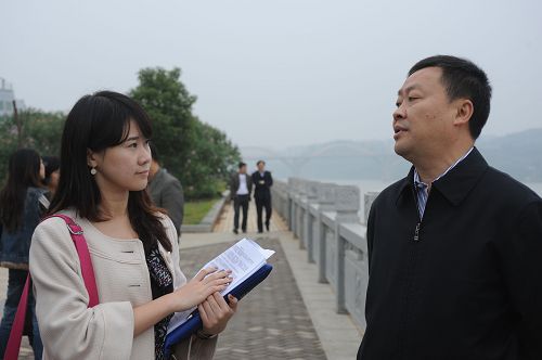 探访湘江最美村庄活动图集：烟雨中的浮桥