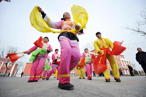 敬老院：扭起秧歌迎新春