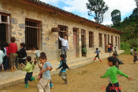 梁春林：营盘小学中的“双语教学”